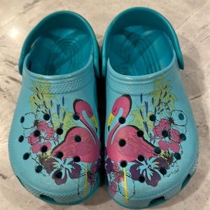 Girls crocs